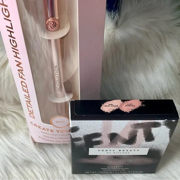 FENTY BEAUTY HIGHLIGHTER - Picture 2 of 9